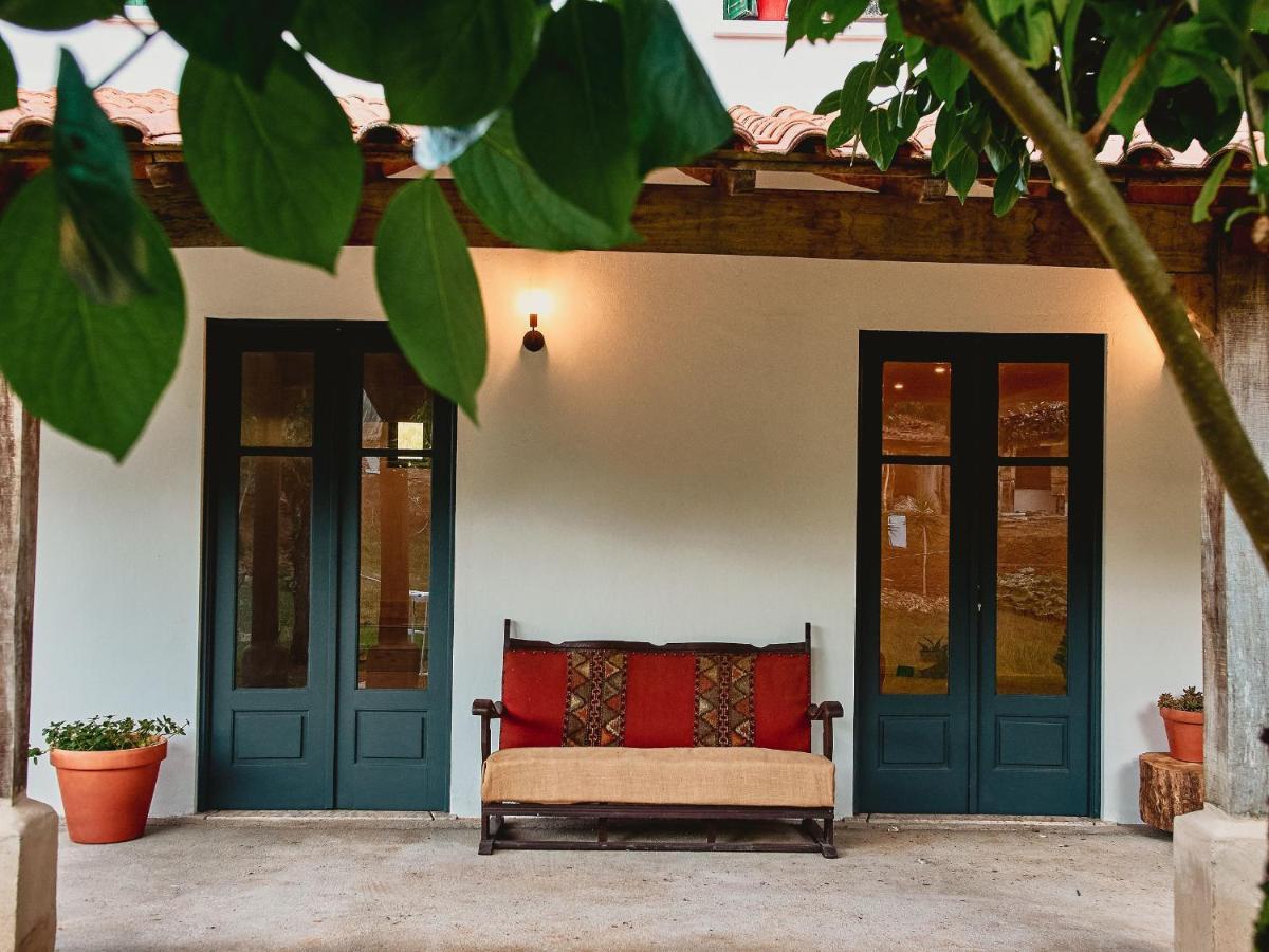 Epicos House, Your Home Away From Home. Nogueira  Ngoại thất bức ảnh