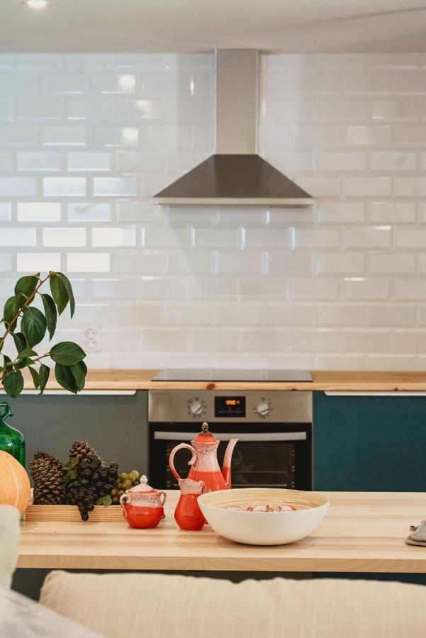 Epicos House, Your Home Away From Home. Nogueira  Ngoại thất bức ảnh