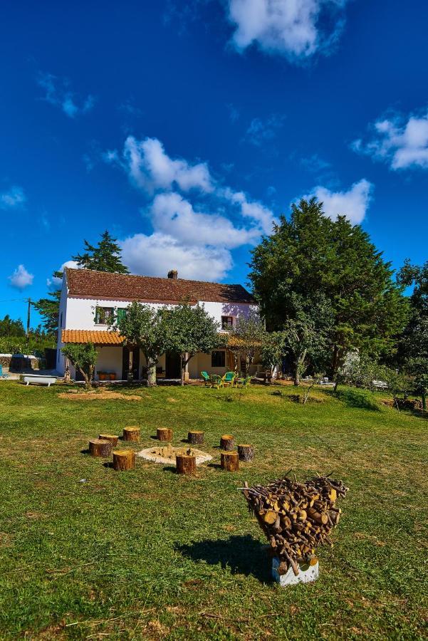 Epicos House, Your Home Away From Home. Nogueira  Ngoại thất bức ảnh